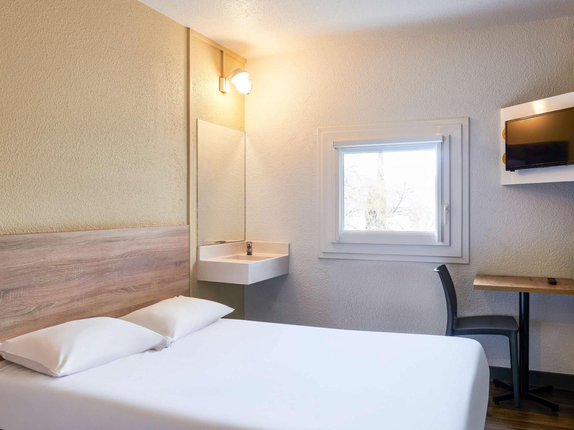 Hotel F1 Ванн Екстер'єр фото